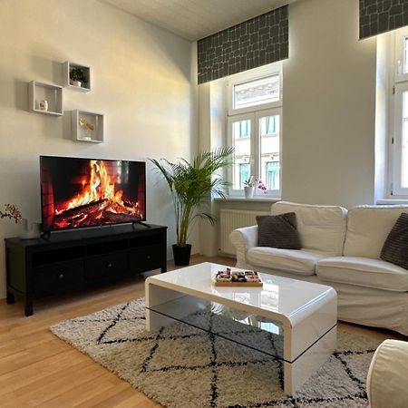 Charmante Zentral Gelegene Wohnung Bécs Kültér fotó